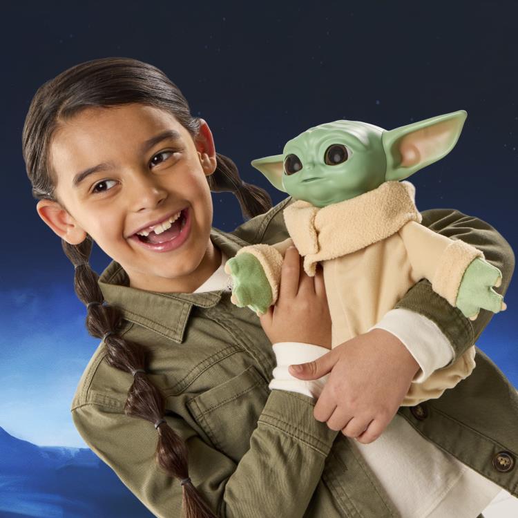 Star Wars: The Mandalorian and Grogu Action Buddy Grogu Figure Gallery Image 11
