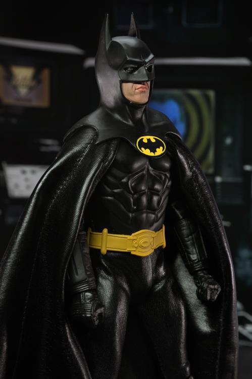 Batman (1989) Batman 8" Clothed Action Figure Gallery Image 5