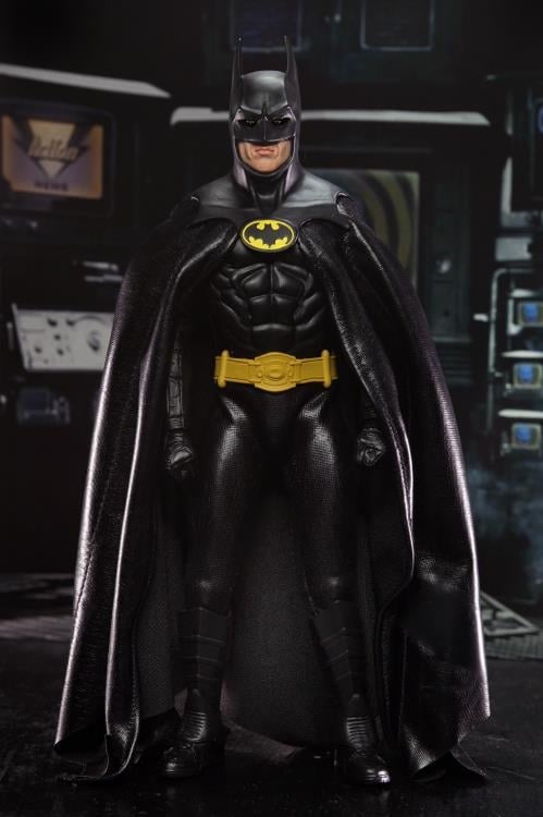 Batman (1989) Batman 8" Clothed Action Figure Gallery Image 3
