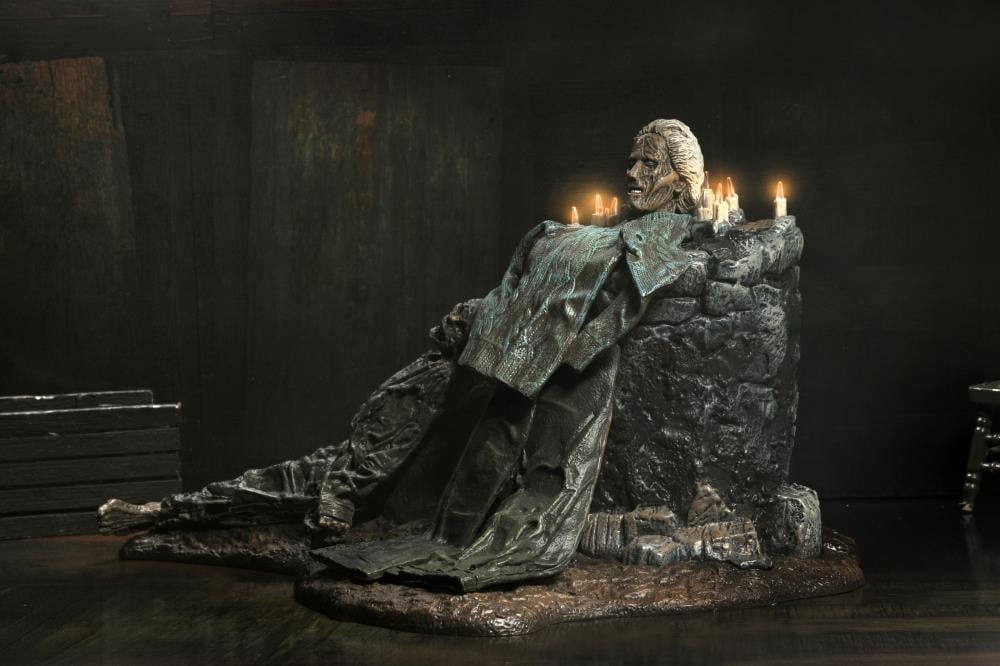 Friday the 13th: The Game Pamela Shrine Diorama Gallery Image 5