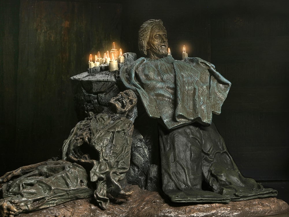Friday the 13th: The Game Pamela Shrine Diorama Gallery Image 1