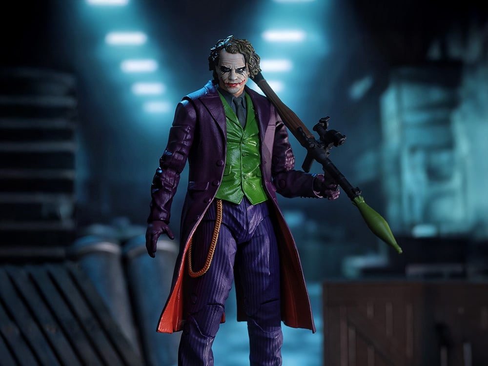 The Dark Knight DC Multiverse The Joker (Deluxe Theatrical Edition