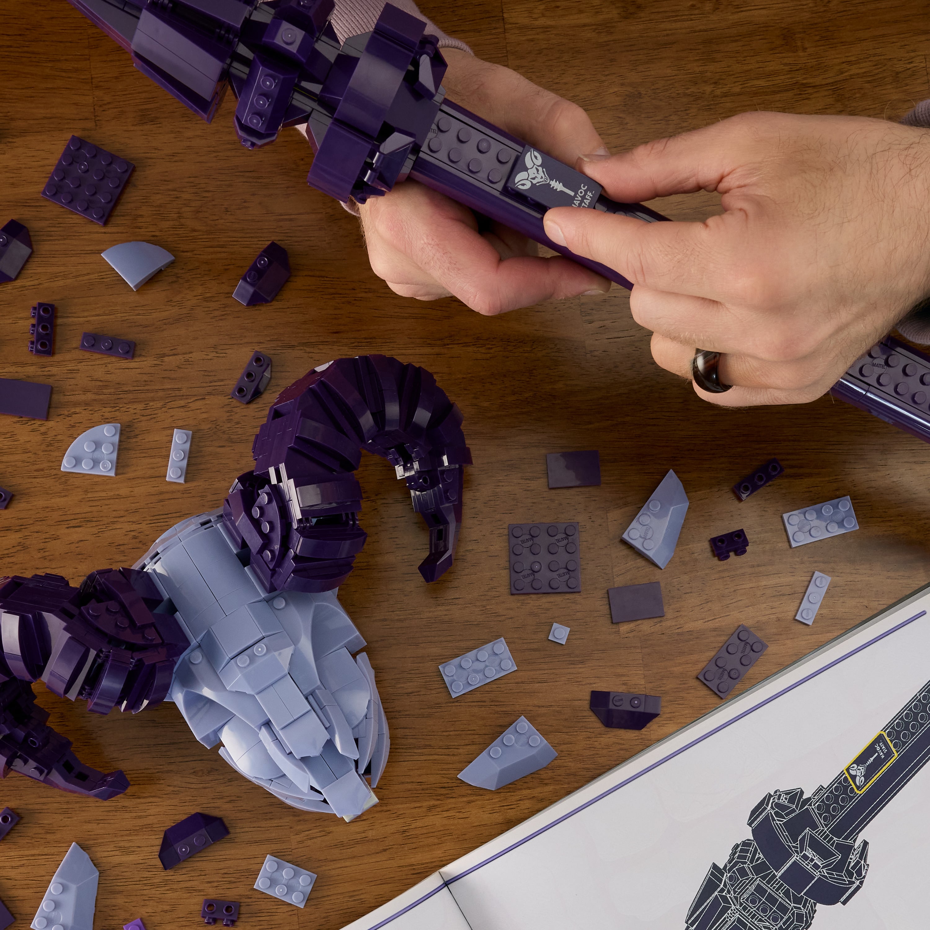 Masters of the Universe Brick Shop Skeletor Havoc Staff 1/2 Scale Replica Building Set Gallery Image 8