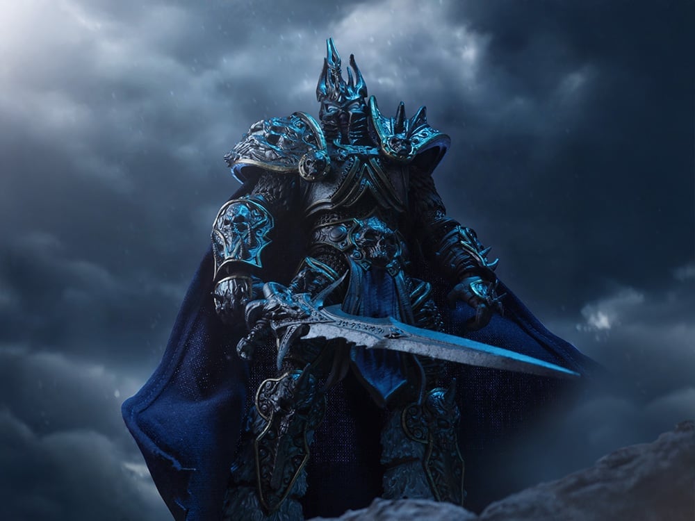 World of Warcraft McFarlane Elite Edition #9 The Lich King Deluxe Action Figure Gallery Image 1