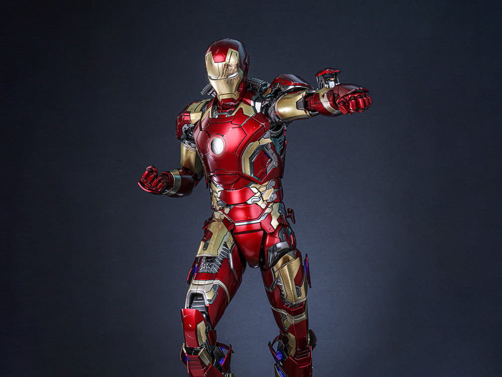 Avengers: Age of Ultron MMS865D80 Iron Man Mark XLIII (2.0) 1/6th Scale Collectible Figure Gallery Image 1