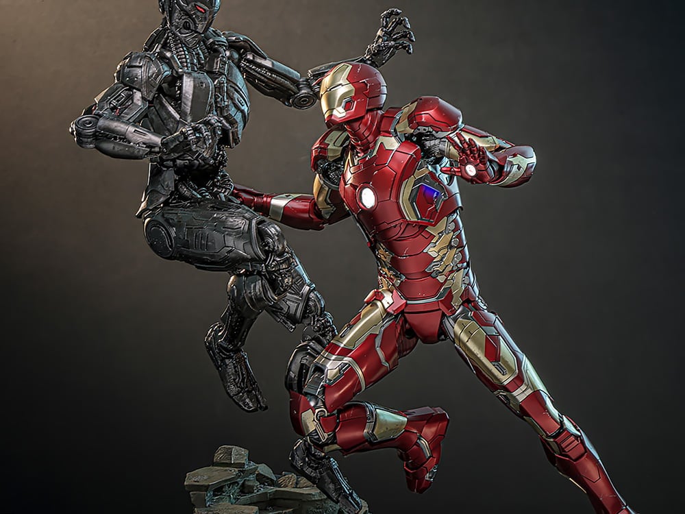 Avengers: Age of Ultron MMS866D81 Iron Man Mark XLIII (2.0) (Deluxe Version) 1/6th Scale Collectible Figure Gallery Image 1