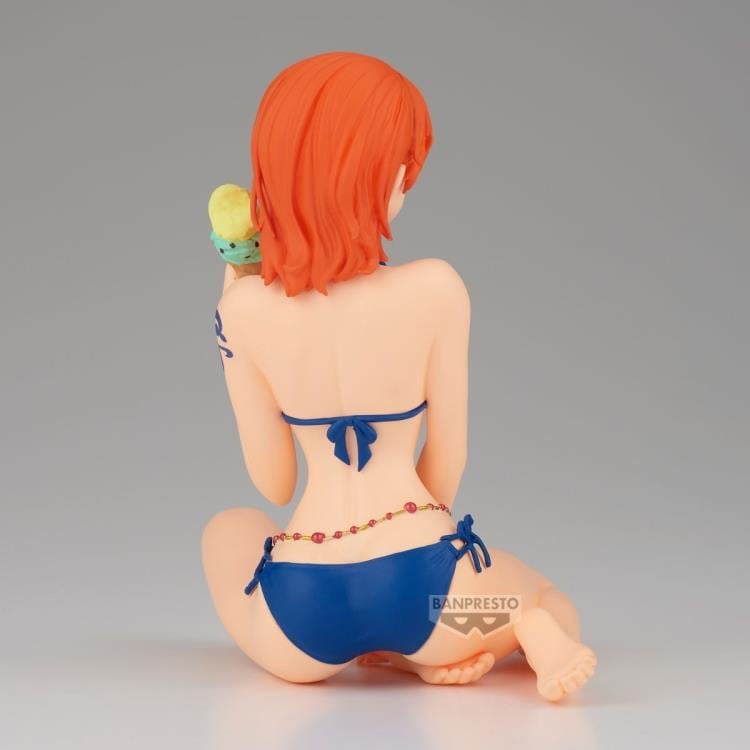 Tampilan belakang figure Nami Summer Style - detail rambut dan pose