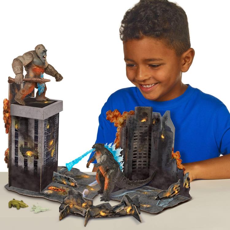 Godzilla vs. Kong MonsterVerse City Battle 6-Inch Action Figures and Diorama Set Gallery Image 6