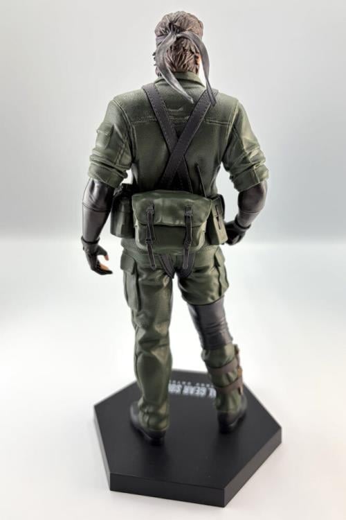 Metal Gear Solid Delta: Snake Eater Figure Collection Naked Snake Figure Gallery Image 4