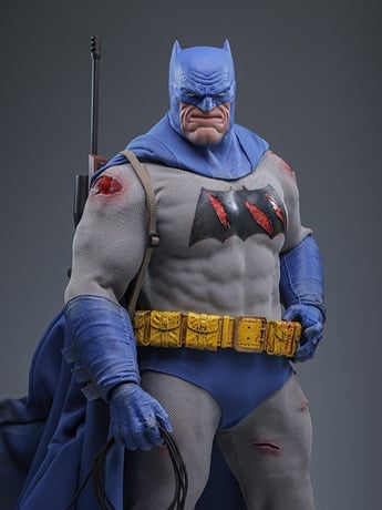Batman: The Dark Knight Returns CMS031 Batman (Battle Damaged