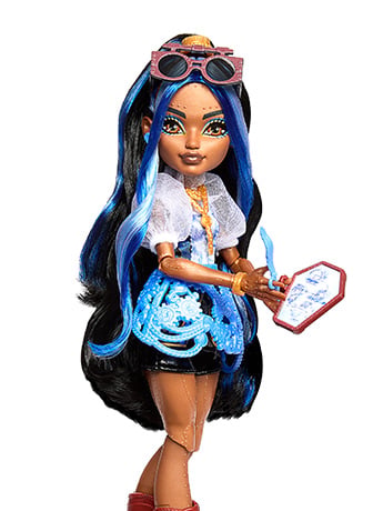 Monster High Robecca Steam (2026) Doll Gallery Image 2