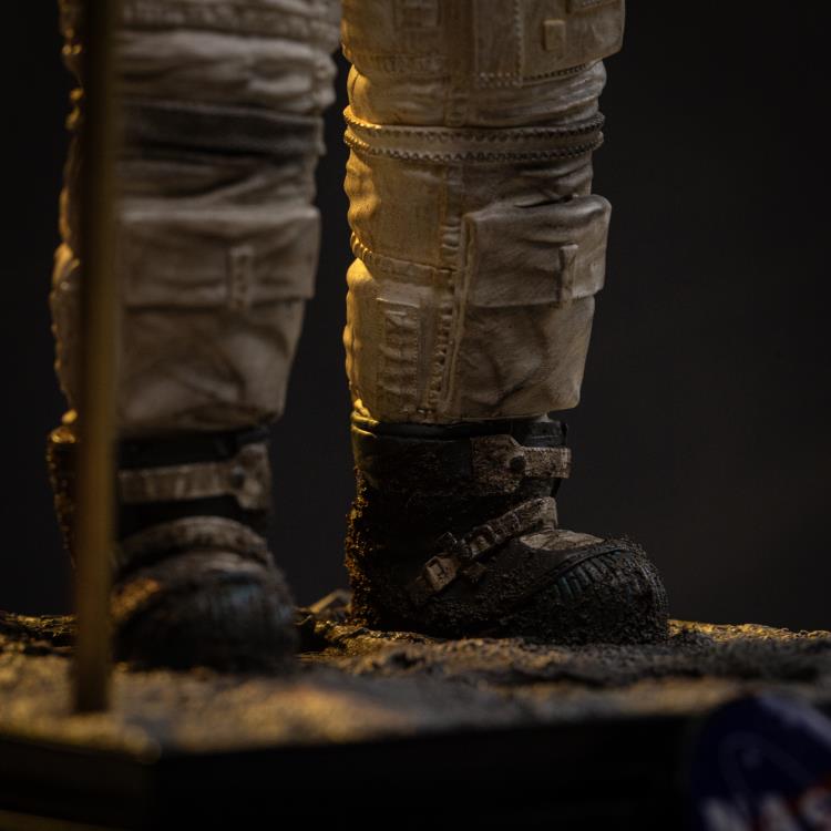 NASA Apollo 11 Astronaut 1/4 Scale Legacy Replica Statue Gallery Image 7