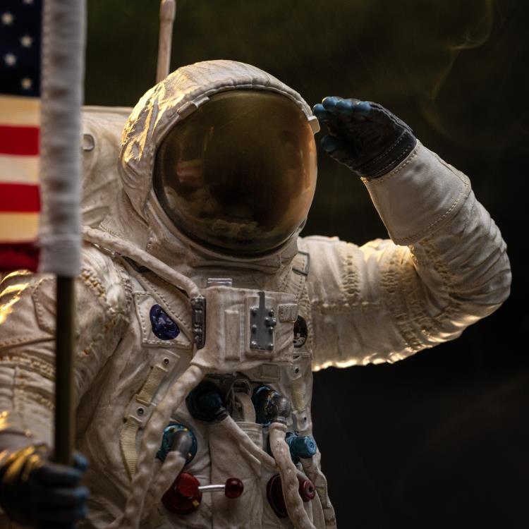NASA Apollo 11 Astronaut 1/4 Scale Legacy Replica Statue Gallery Image 12