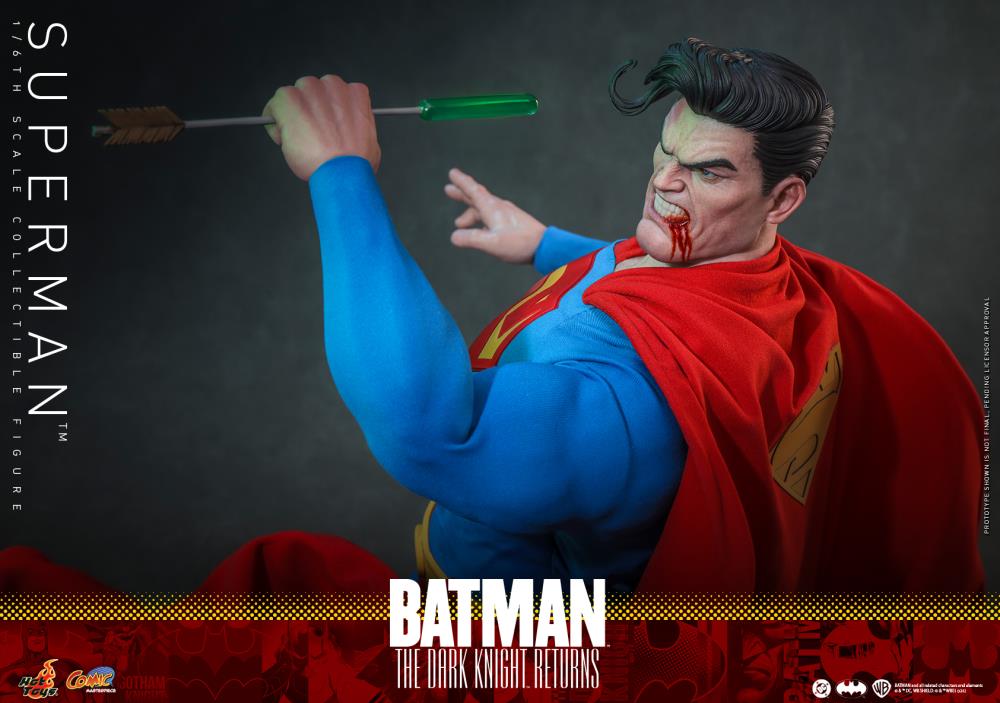 Batman: The Dark Knight Returns CMS032 Superman 1/6th Scale Collectible Figure Gallery Image 13