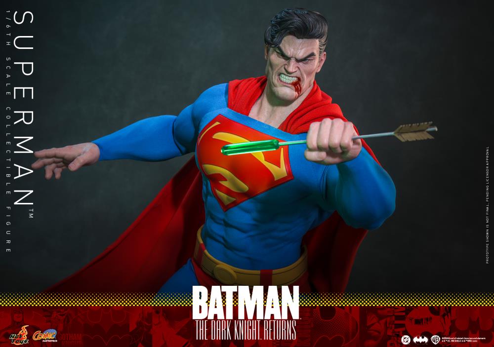 Batman: The Dark Knight Returns CMS032 Superman 1/6th Scale Collectible Figure Gallery Image 12