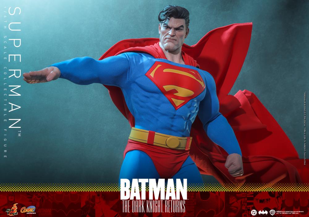 Batman: The Dark Knight Returns CMS032 Superman 1/6th Scale Collectible Figure Gallery Image 8