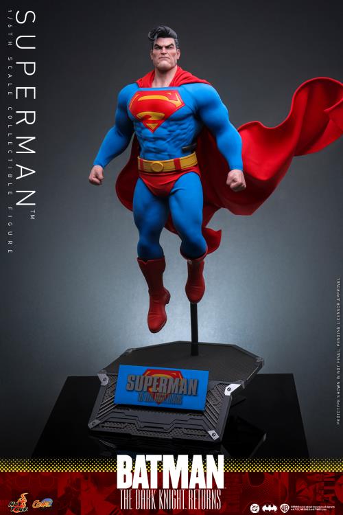 Batman: The Dark Knight Returns CMS032 Superman 1/6th Scale Collectible Figure Gallery Image 14