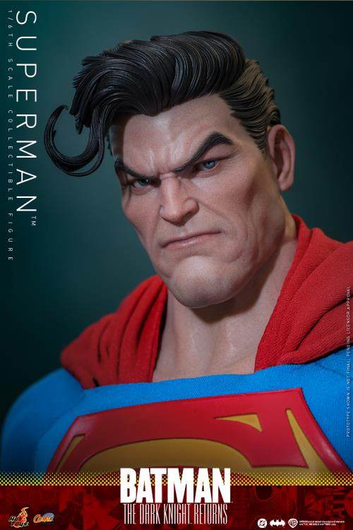 Batman: The Dark Knight Returns CMS032 Superman 1/6th Scale Collectible Figure Gallery Image 17