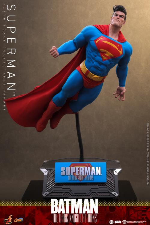 Batman: The Dark Knight Returns CMS032 Superman 1/6th Scale Collectible Figure Gallery Image 16