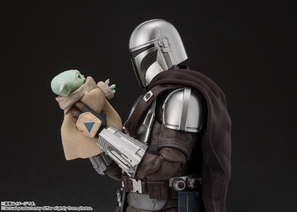 Star Wars: The Mandalorian & Grogu S.H.Figuarts The Mandalorian & Grogu Action Figure Set Gallery Image 7