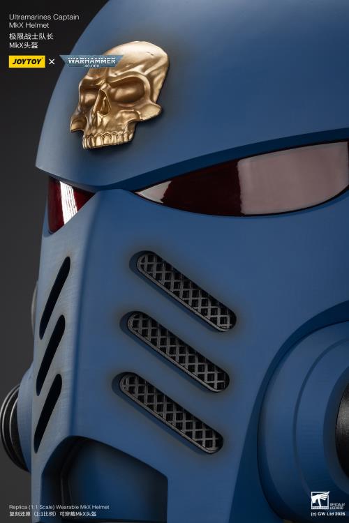 Warhammer 40,000 Ultramarines Captain Mk X 1/1 Scale Helmet Replica Gallery Image 12
