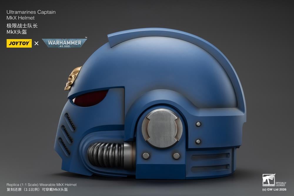 Warhammer 40,000 Ultramarines Captain Mk X 1/1 Scale Helmet Replica Gallery Image 9
