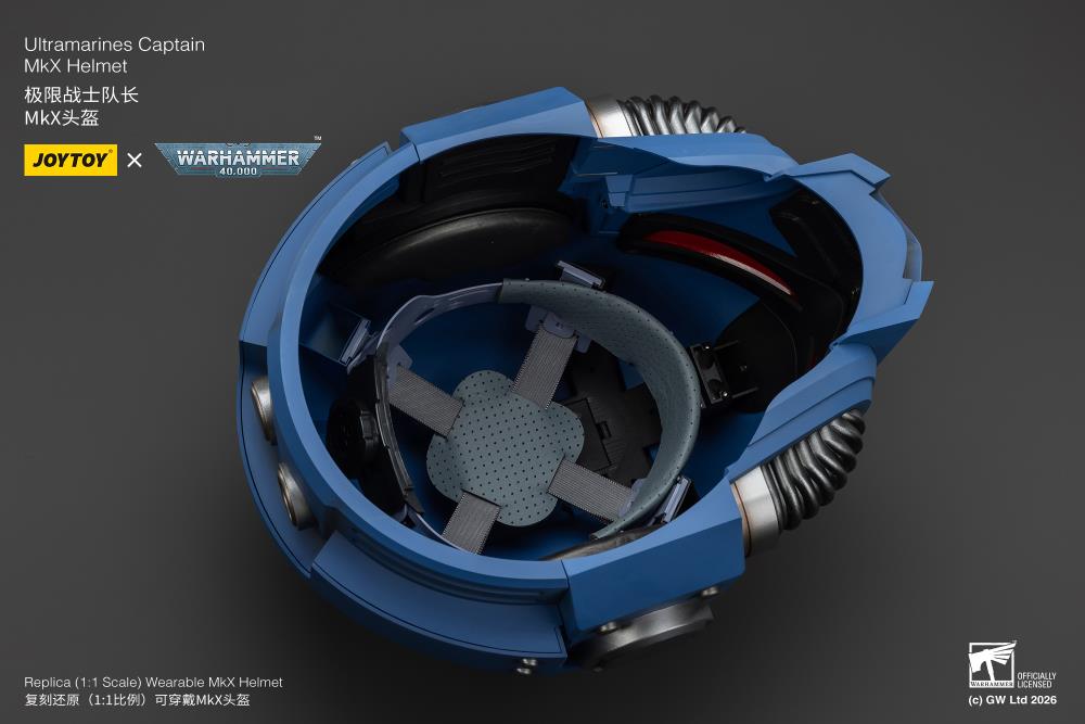 Warhammer 40,000 Ultramarines Captain Mk X 1/1 Scale Helmet Replica Gallery Image 13