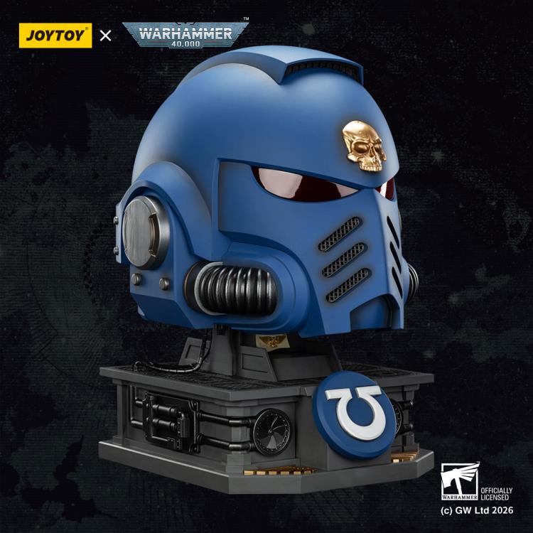 Warhammer 40,000 Ultramarines Captain Mk X 1/1 Scale Helmet Replica with Display Stand Gallery Image 3