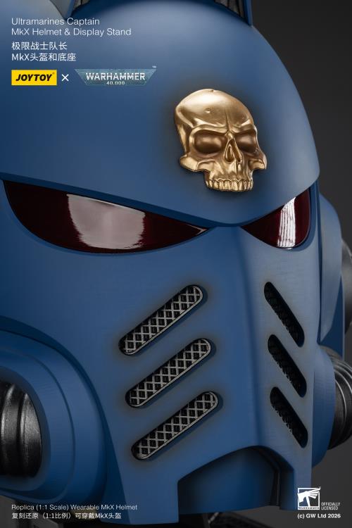 Warhammer 40,000 Ultramarines Captain Mk X 1/1 Scale Helmet Replica with Display Stand Gallery Image 10