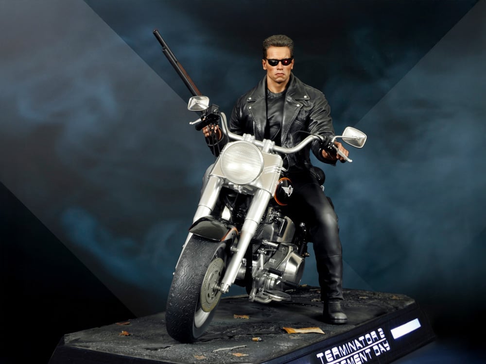 Terminator 2: Judgement Day T-800 on Motorcycle 1/4 Scale