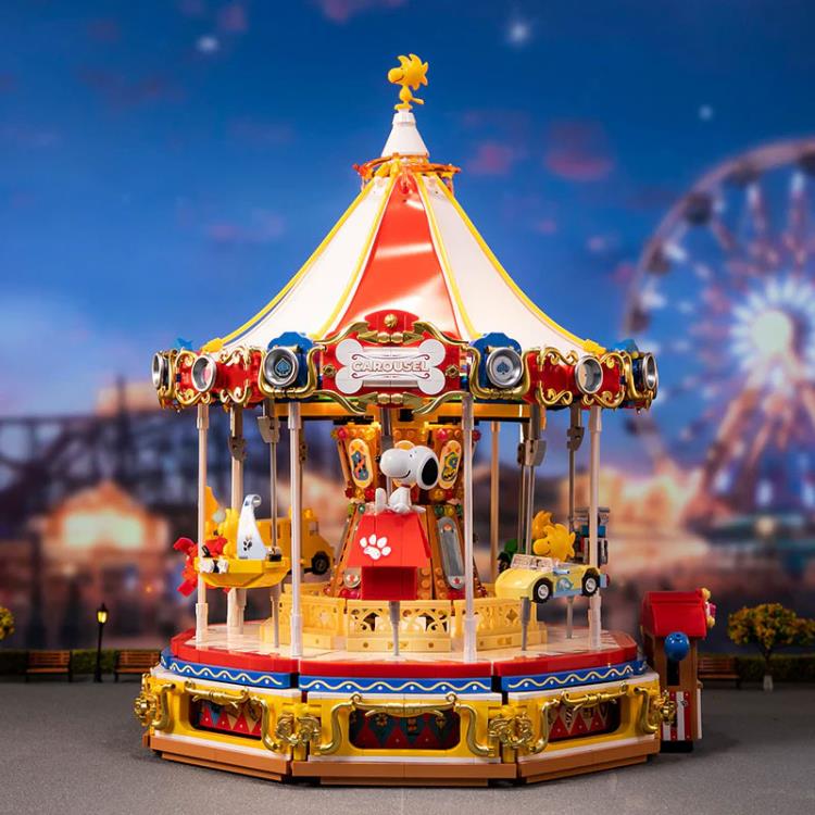 Peanuts Snoopy Carousel Building Block Set Gallery Image 3