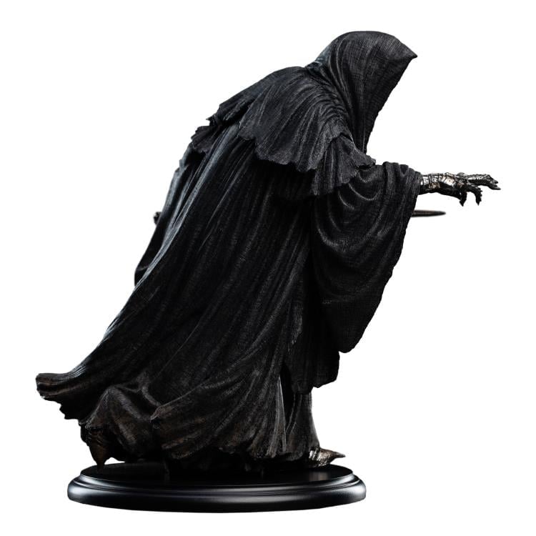The Lord of the Rings Ringwraith at the Prancing Pony Limited Edition Statue Gallery Image 4