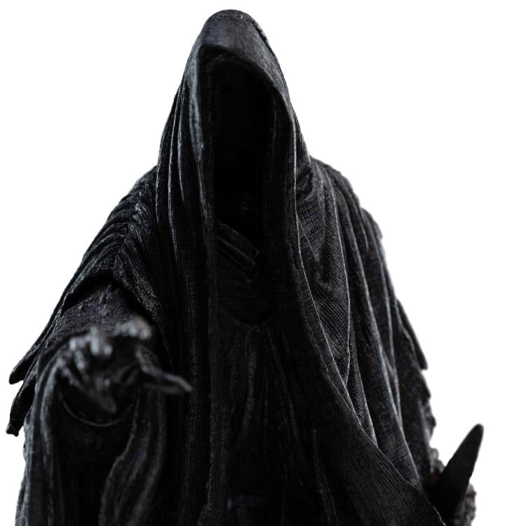 The Lord of the Rings Ringwraith at the Prancing Pony Limited Edition Statue Gallery Image 10