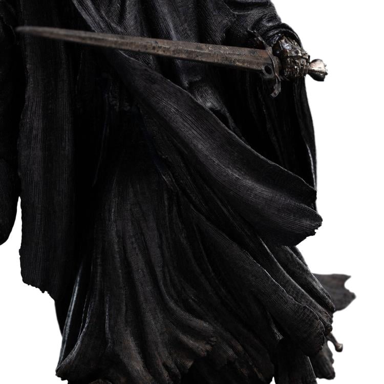 The Lord of the Rings Ringwraith at the Prancing Pony Limited Edition Statue Gallery Image 9