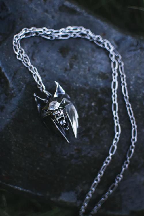 The Witcher Lynx Medallion Replica Gallery Image 4