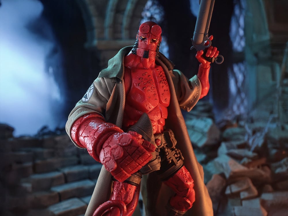 Hellboy フィギュア コート付き Hellboy McFarlane Collector Edition #60 Hellboy Action Figure