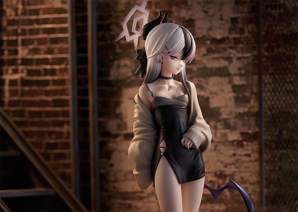 Blue Archive Kayoko (Dress) 1/7 Scale Figure Gallery Image 9
