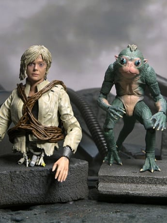 Predator: Badlands Ultimate Thia & Bud Action Figure Set Gallery Image 2