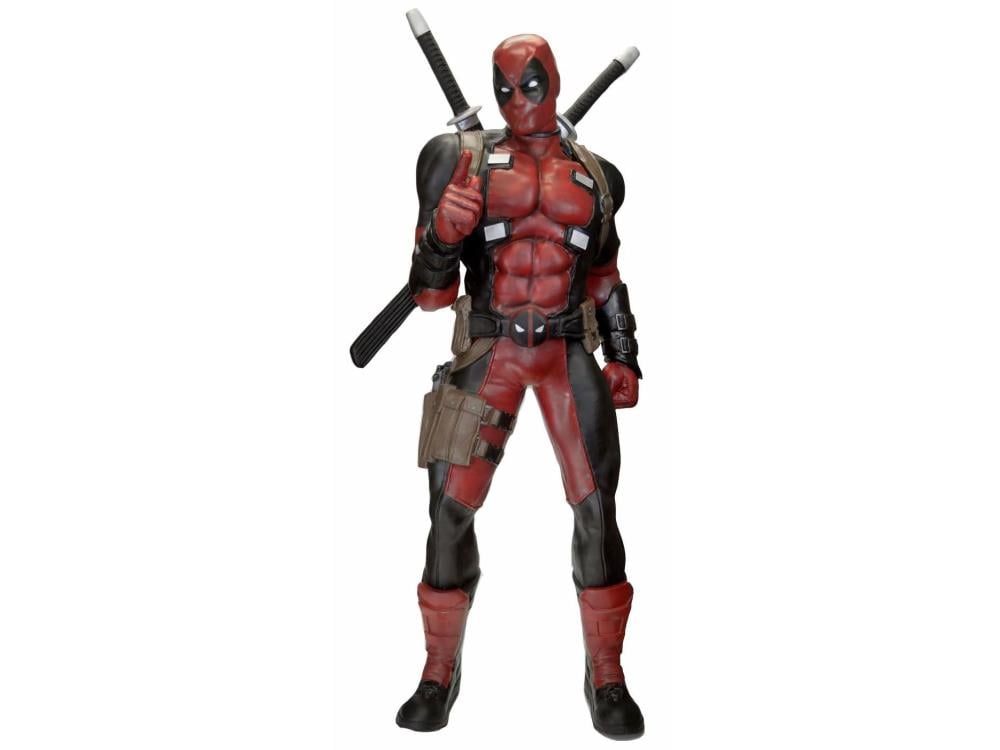 Marvel Classics Deadpool Life-Size Foam Figure Gallery Image 4