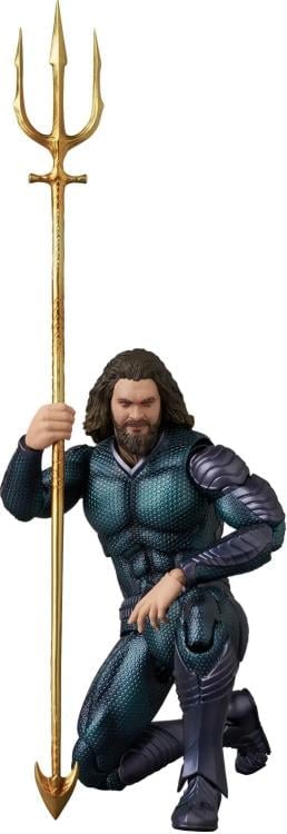 Aquaman and the Lost Kingdom MAFEX No.310 Aquaman (Stealth Suit Ver.) Action Figure Gallery Image 9