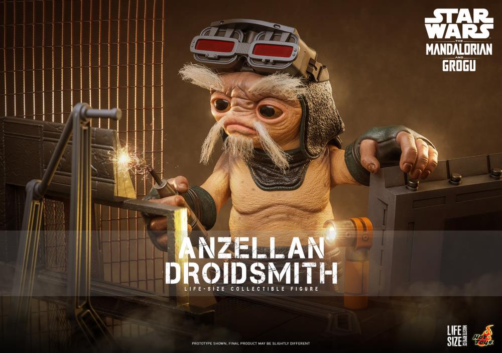 Star Wars: The Mandalorian and Grogu LMS017 Minch (Anzellan Droidsmith) Life-Size Collectible Figure Gallery Image 3