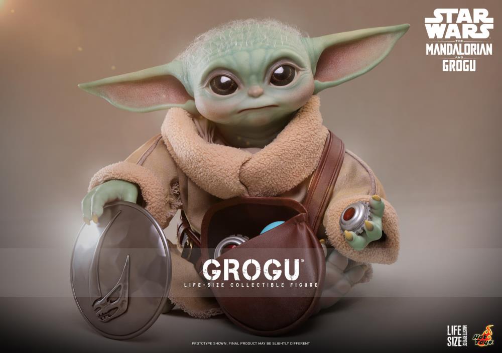 Star Wars: The Mandalorian and Grogu LMS016 Grogu Life-Size Collectible Figure Gallery Image 3