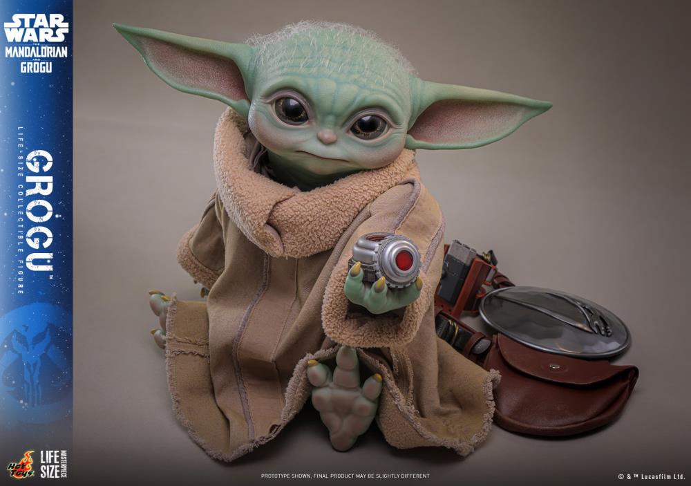Star Wars: The Mandalorian and Grogu LMS016 Grogu Life-Size Collectible Figure Gallery Image 10