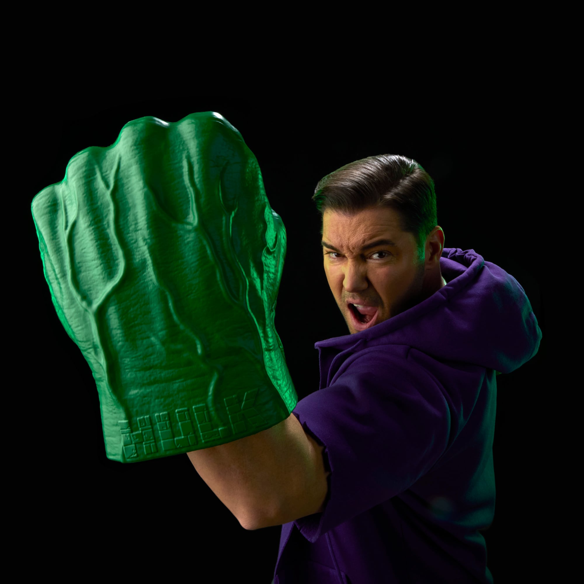 The Incredible Hulk Marvel Legends 1:1 Scale Electronic Hulk Hands