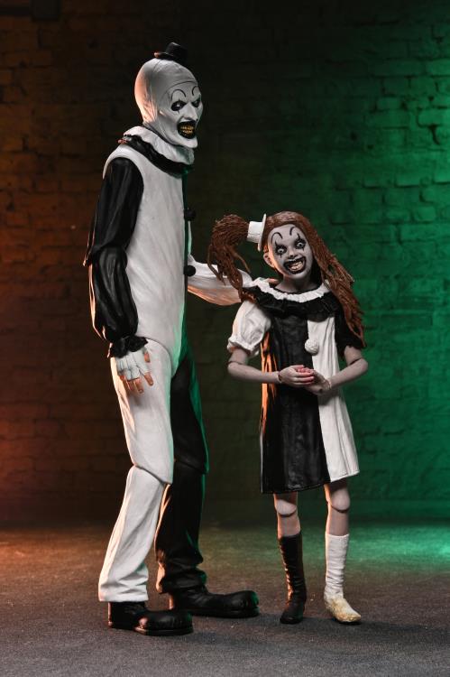 Terrifier 2 Ultimate Art the Clown & Little Pale Girl Action Figure Two-Pack Gallery Image 6