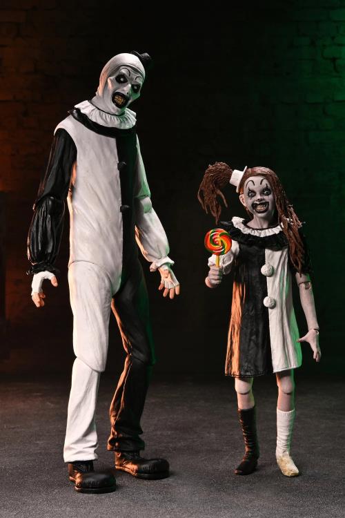 Terrifier 2 Ultimate Art the Clown & Little Pale Girl Action Figure Two-Pack Gallery Image 4