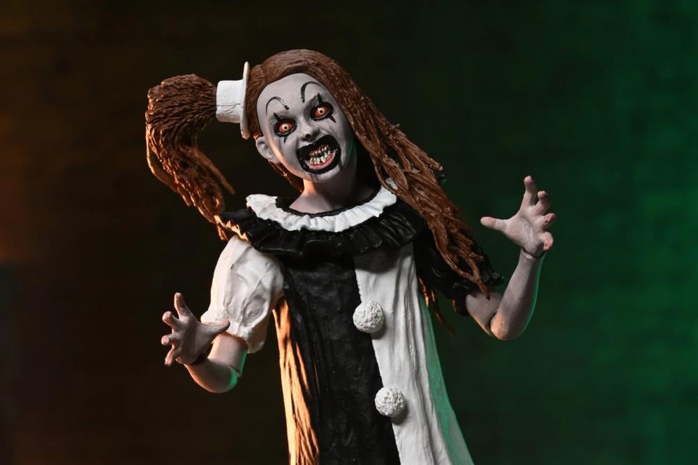Terrifier 2 Ultimate Art the Clown & Little Pale Girl Action Figure Two-Pack Gallery Image 23
