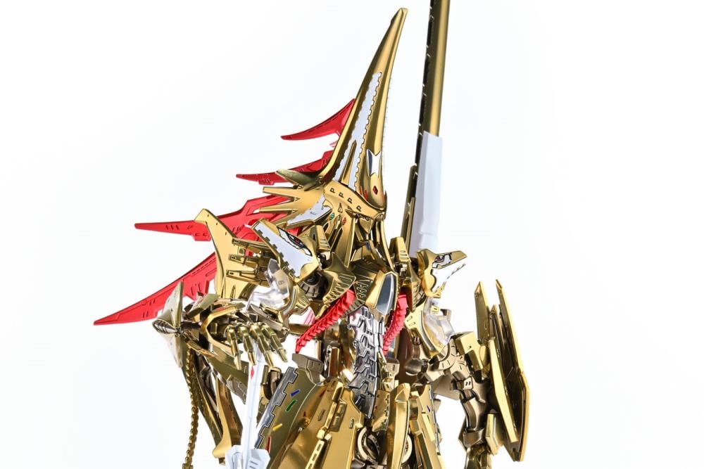 The Five Star Stories Imperial Knight (Magna Palace: The Knight of Gold) 1/144 Scale Model Kit Gallery Image 9