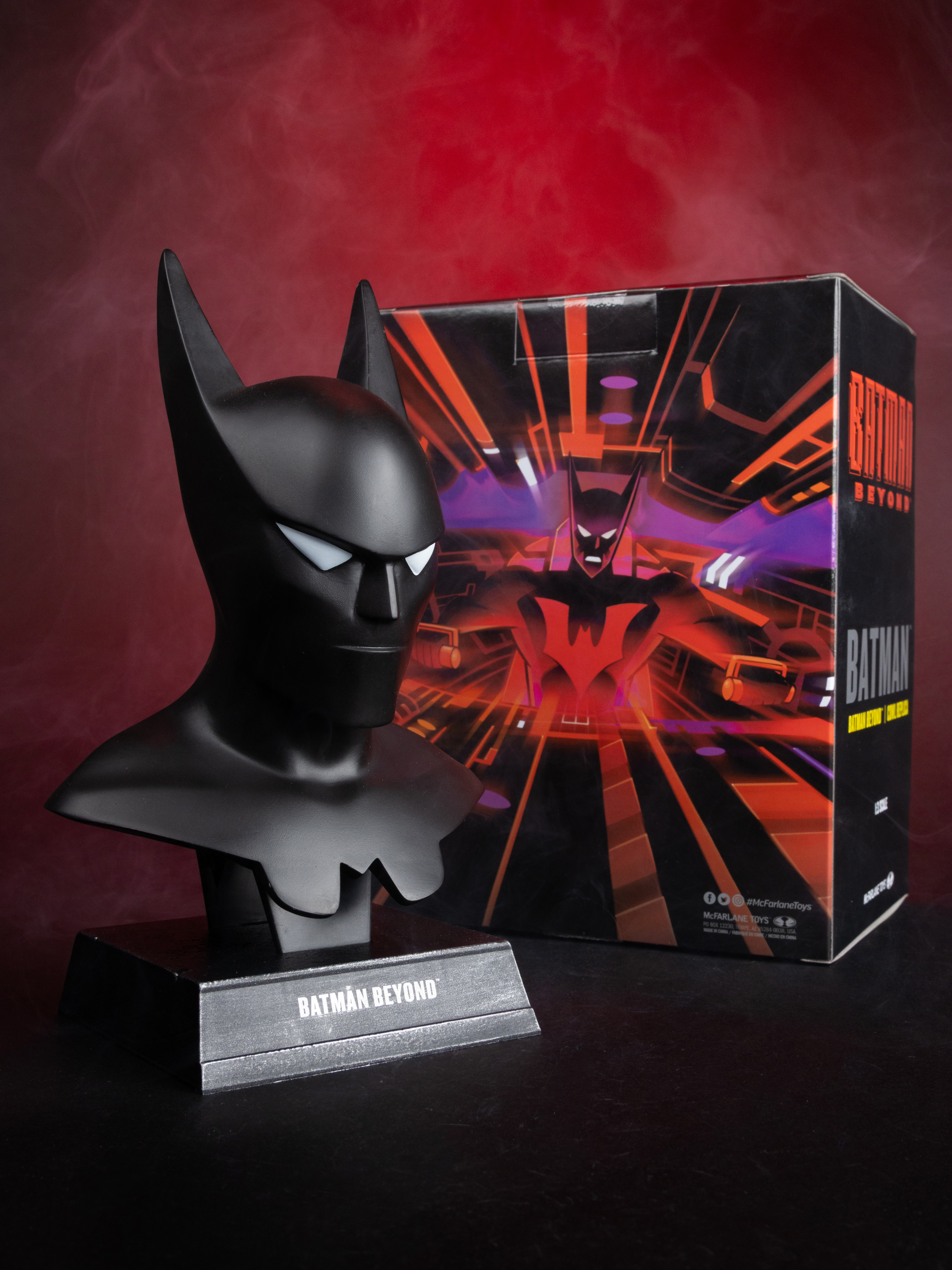 Batman Beyond Batman Cowl 1/3 Scale Replica Gallery Image 6