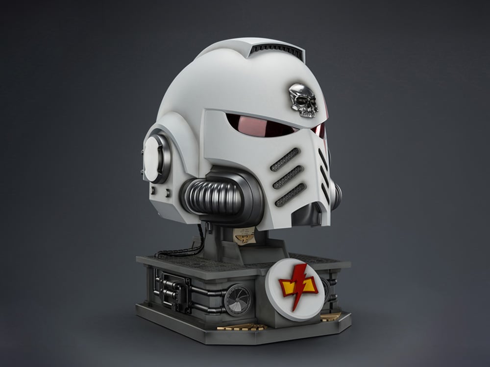 Warhammer 40,000 White Scars Mk X 1/1 Scale Helmet Replica with Display Stand Gallery Image 1